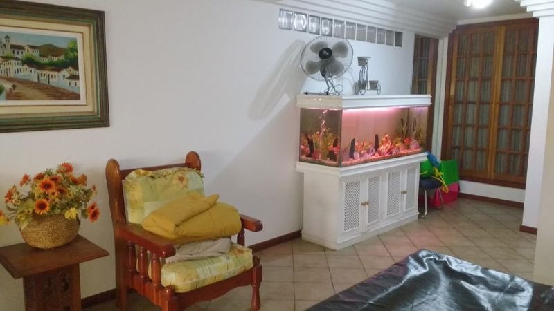 Casa com 4 quartos — Planalto, Belo Horizonte