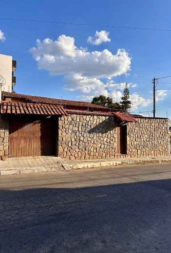 house em Rua Joaquim Gomes Guerra, Monte Líbano - Lavras - MG