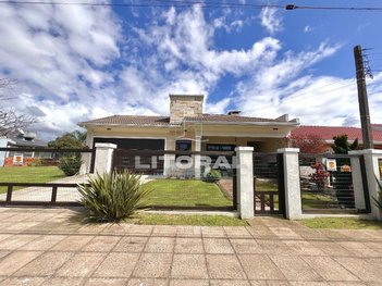 house em Rua Rio das Contas, Centro - Xangri-Lá - RS