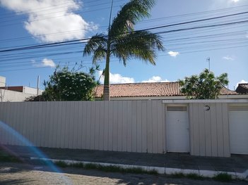 house em Rua Doutor João Azevedo Filho, Pinheiro - Maceió - AL