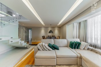 apartment em Rua Lamenha Lins, Centro - Curitiba - PR