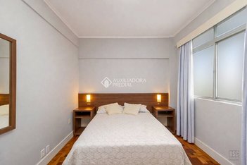 apartment em Rua General Andrade Neves, Centro Histórico - Porto Alegre - RS