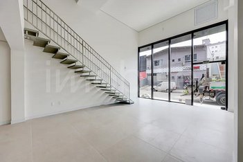 office em Rua Islândia, Santa Regina - Camboriú - SC