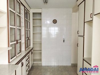 house em Avenida Estados Unidos, Jardim Siesta - Jacareí - SP