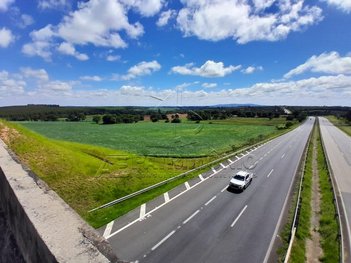 commercial_building em Rodovia Raposo Tavares, Cerrado - Alambari - SP