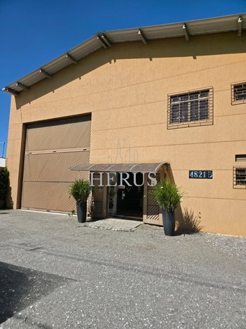 industrial em Rua Carlos de Laet, Boqueirão - Curitiba - PR