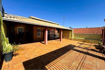house em Rua Doutor Miguel Alvarenga, Jardim Dona Nicota de Barros - Botucatu - SP