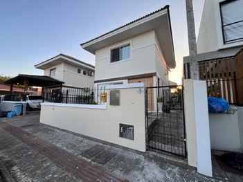 house em Rua Azálea Rosa, Campeche - Florianópolis - SC