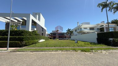land_lot em Travessa dos Tamoatás, Jurerê Internacional - Florianópolis - SC