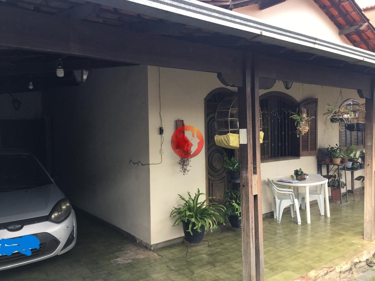 Casa com 4 quartos — Santa Mônica, Belo Horizonte