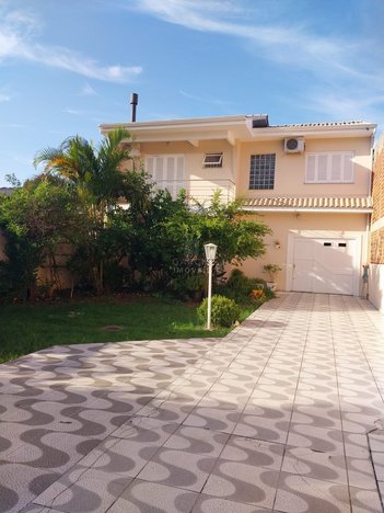 house em Rua Tapirapés, Sarandi - Porto Alegre - RS