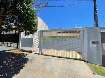 house em Rua Eufrásia Carmona Bustos, Jardim Monte Rei - Maringá - PR