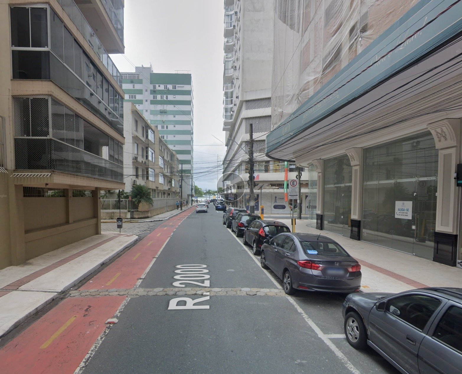 -Entrada de 25% e Parcelas em 36x-
-Vitrine de Vidro
-Mezanino
160,00 m² de área privativa