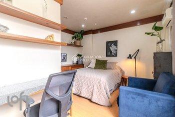 apartment em Rua Doutor Flores, Centro - Porto Alegre - RS