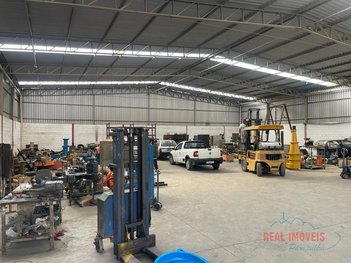 industrial em Rua Oitenta e Cinco, Tropical - Contagem - MG