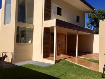 house em Rua Benedito Valadares, Centro - Florestal - MG