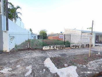 land_lot em Rua Bogotá, Vila Morangueira - Maringá - PR