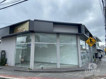 business em Avenida Afonso Delambert Neto, Lagoa da Conceição - Florianópolis - SC