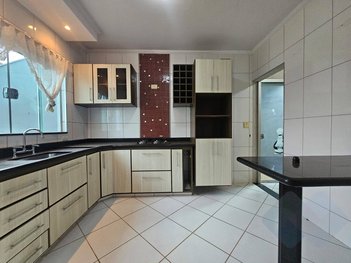 house em Avenida Cecília Lorenção, Jardim Cambuí - Botucatu - SP