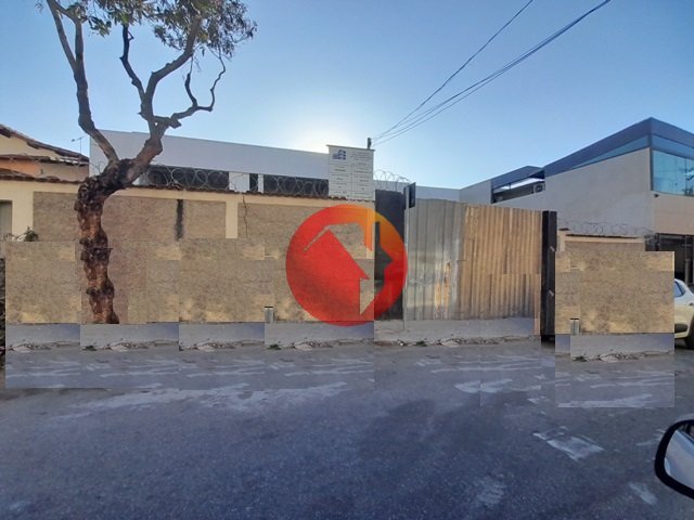 Casa com 3 quartos — Planalto, Belo Horizonte