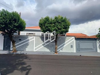 house em Rua Doutor Arlindo Soares de Azevedo, Vila Santana - Araraquara - SP