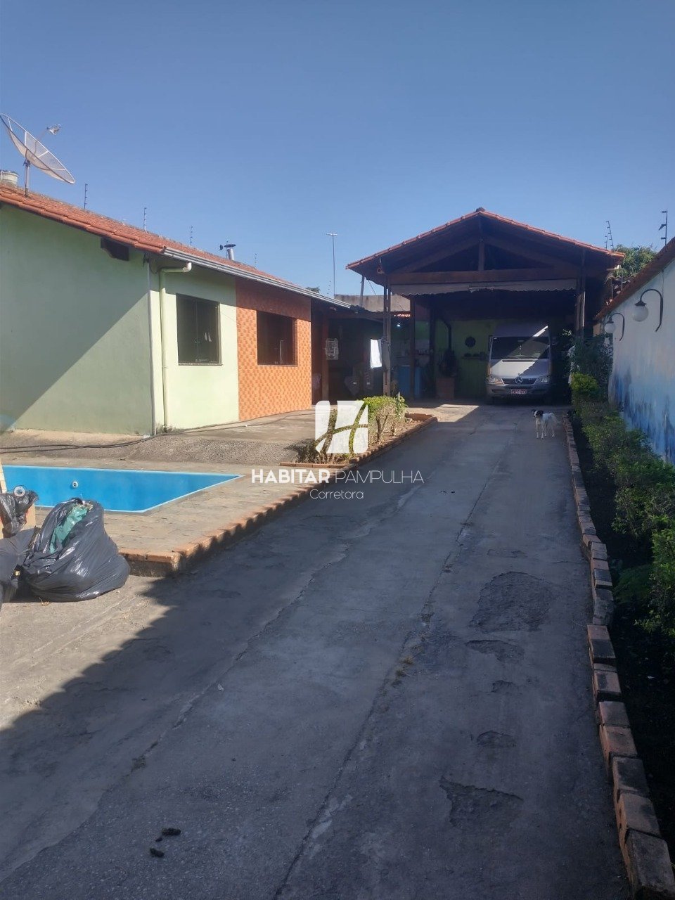 Casa com 3 quartos — Piratininga (Venda Nova), Belo Horizonte