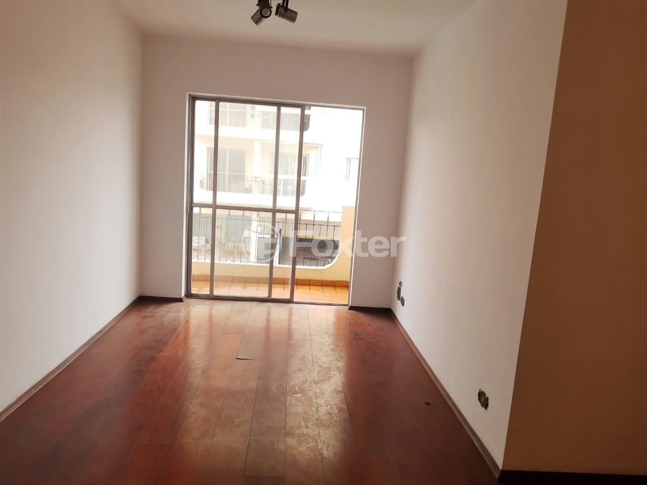 sala e teto com vista varanda.jpeg