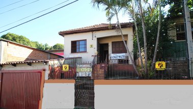 house em FLAVIO CATANHEDE, Vila Silveira Martins - Cachoeirinha - RS