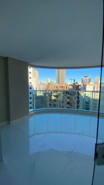 apartment em Rua 302, Meia Praia - Itapema - SC