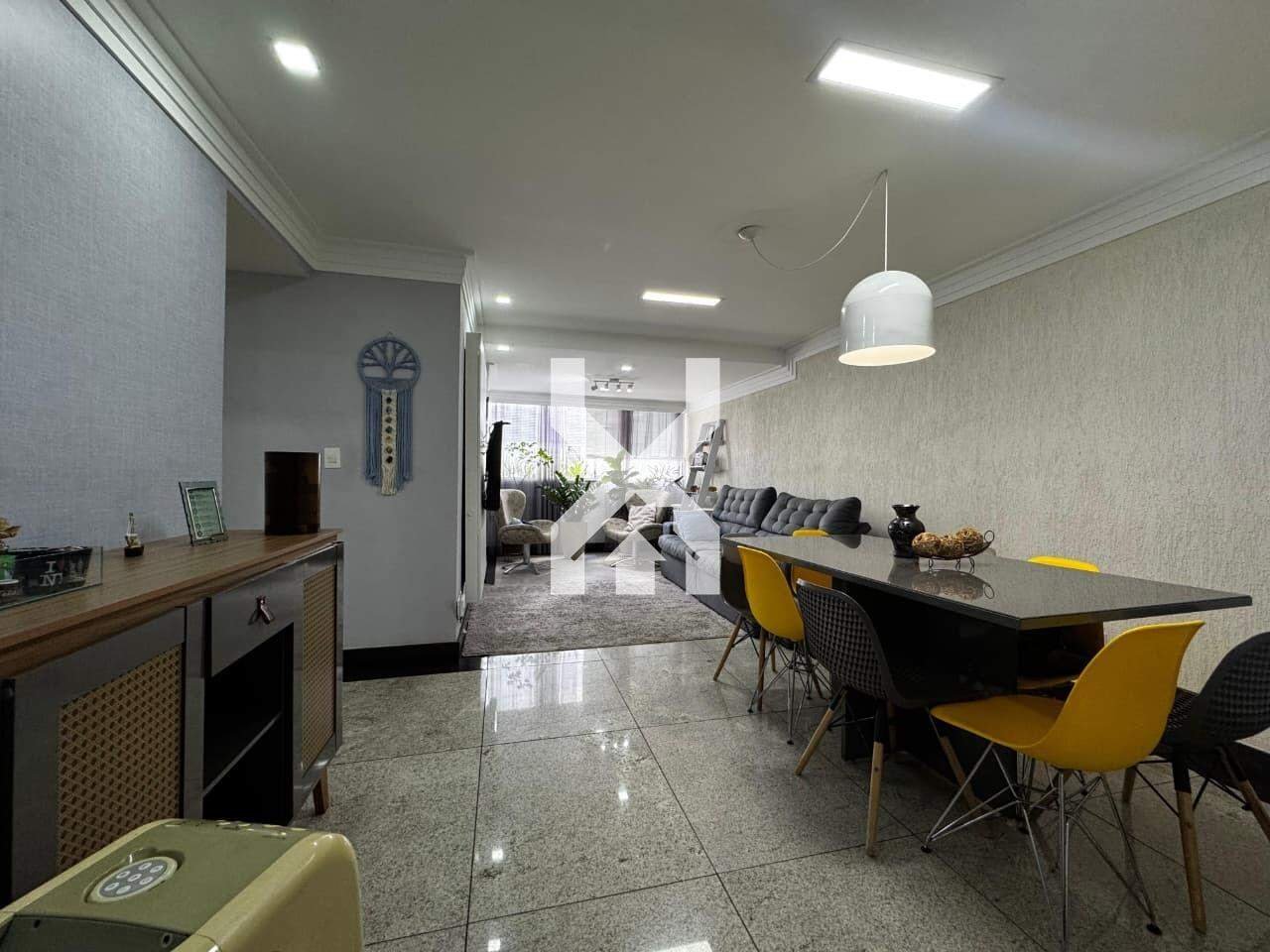 Apartamento com 3 quartos — Ipiranga, Belo Horizonte