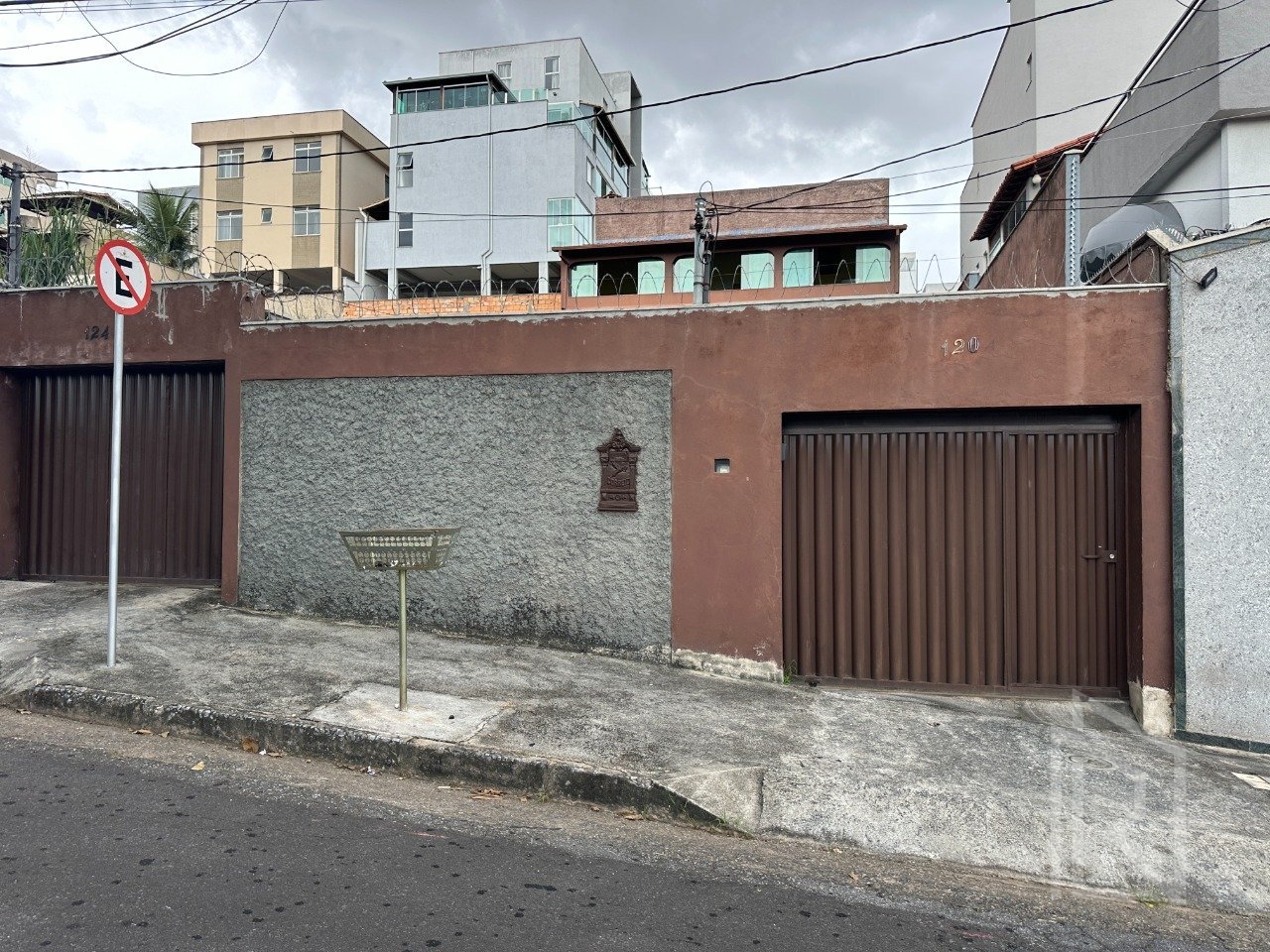 Casa com 2 quartos — Heliópolis, Belo Horizonte
