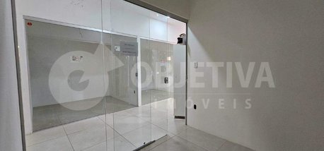 business em Avenida Floriano Peixoto, Centro - Uberlândia - MG
