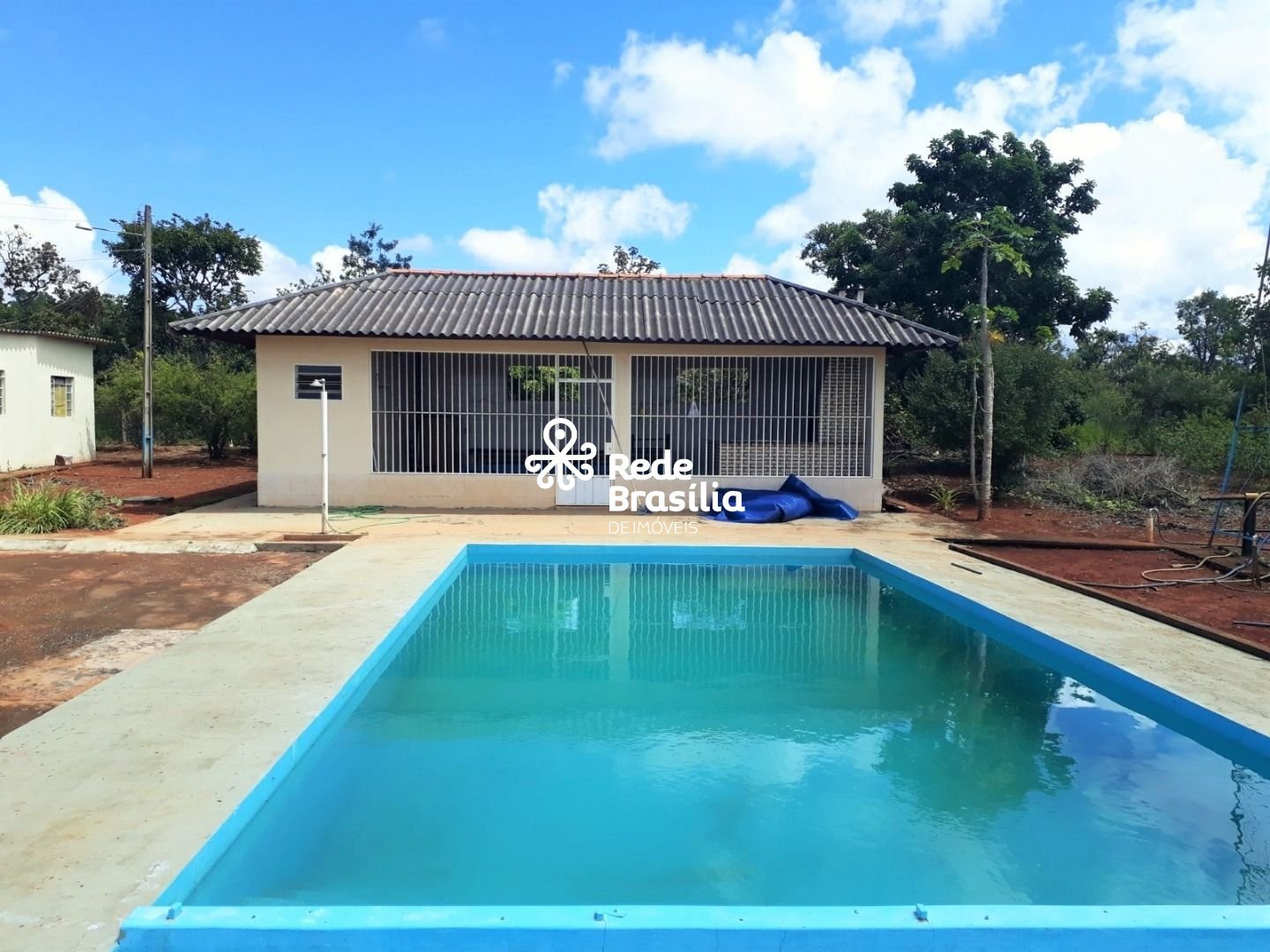 1 - Piscina com fachada | Foto_migracao | 0