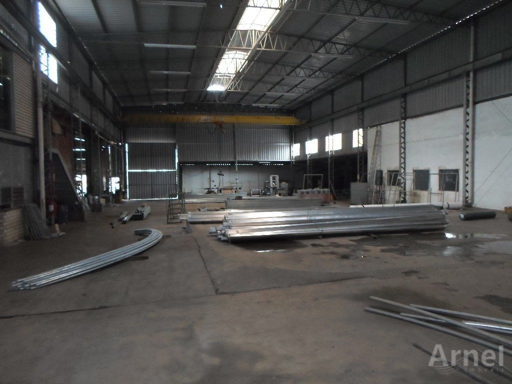 2 - PAVILHÃO COM PONTE ROLANTE