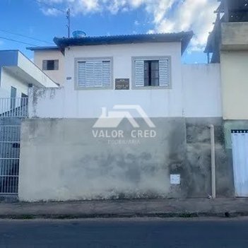 house em Rua Tiradentes, Centro - Varginha - MG