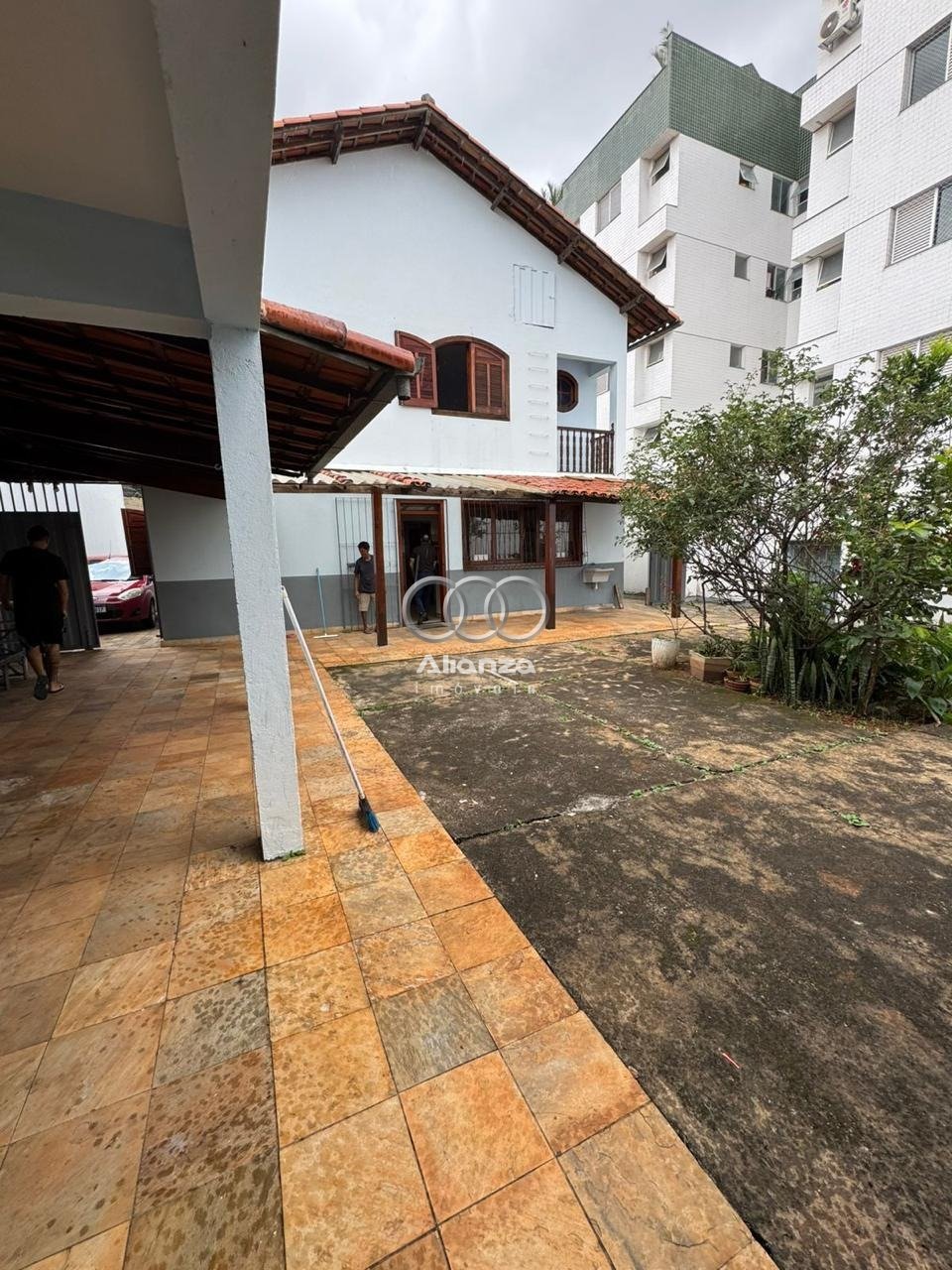 Casa com 4 quartos — Castelo, Belo Horizonte