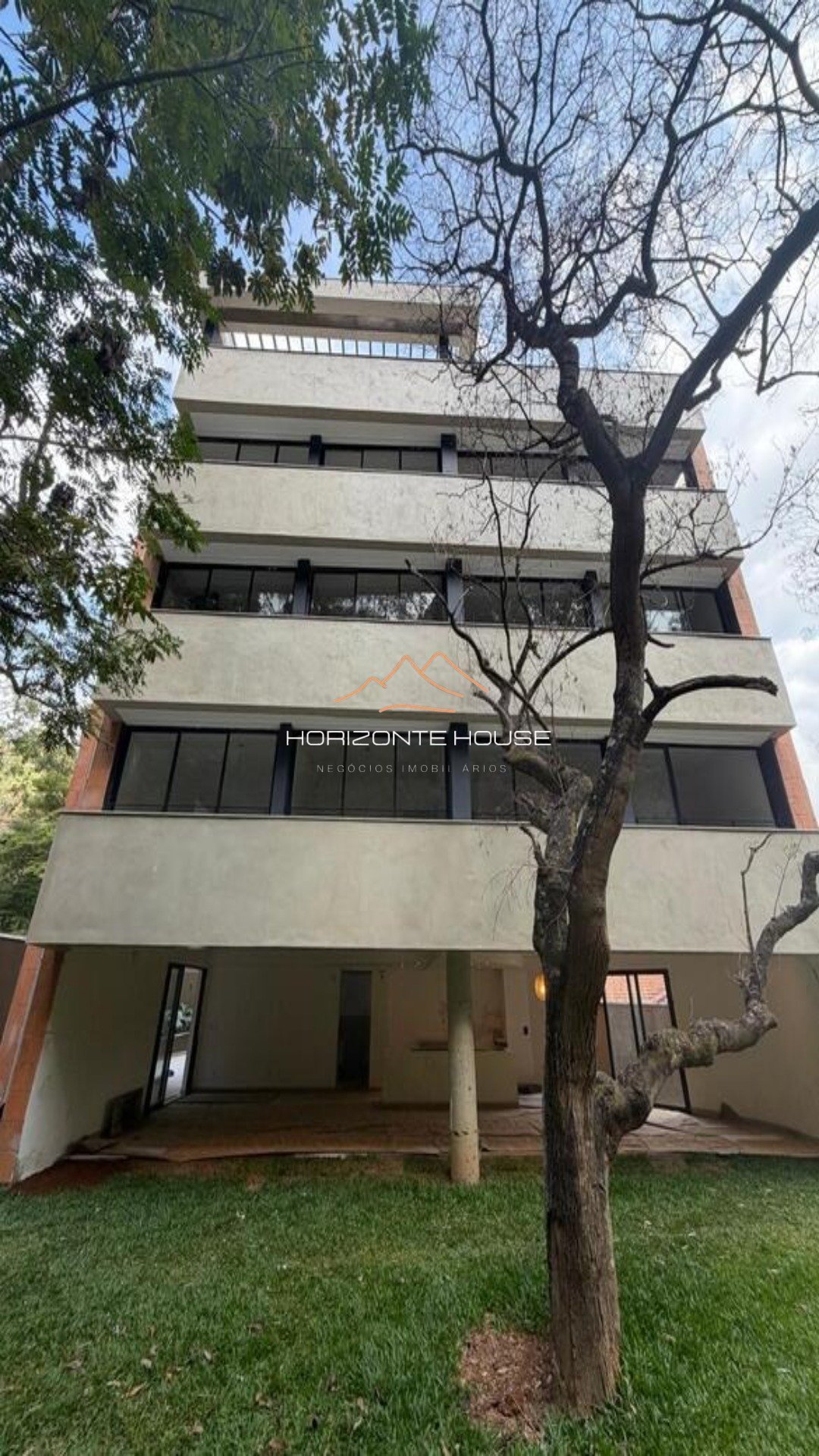 Apartamento com 3 quartos — Santa Lúcia, Belo Horizonte