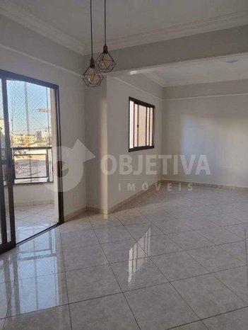 apartment em Rua Tapajós, Saraiva - Uberlândia - MG