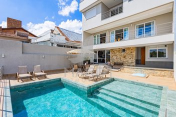 house em Avenida General Barreto Viana, Chácara das Pedras - Porto Alegre - RS