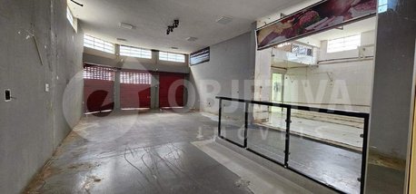 business em Avenida Floriano Peixoto, Umuarama - Uberlândia - MG