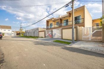 house em Rua Marian Tadeuzs Laslowski, Cajuru - Curitiba - PR
