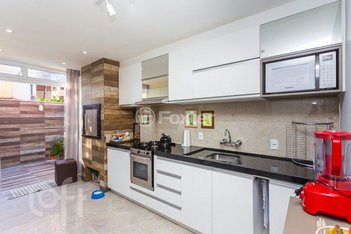 house em Avenida Arnaldo Bohrer, Teresópolis - Porto Alegre - RS