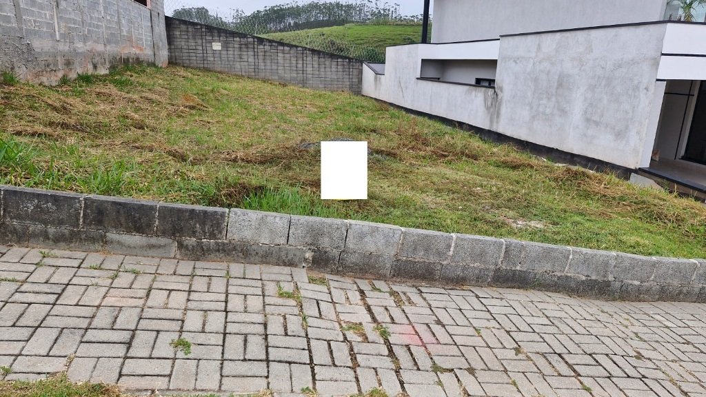 UM �TIMO TERRENO DE 360M� NO RESIDENCIAL MANTIQUEIRA