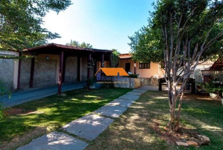 Casa com 4 quartos — Floramar, Belo Horizonte