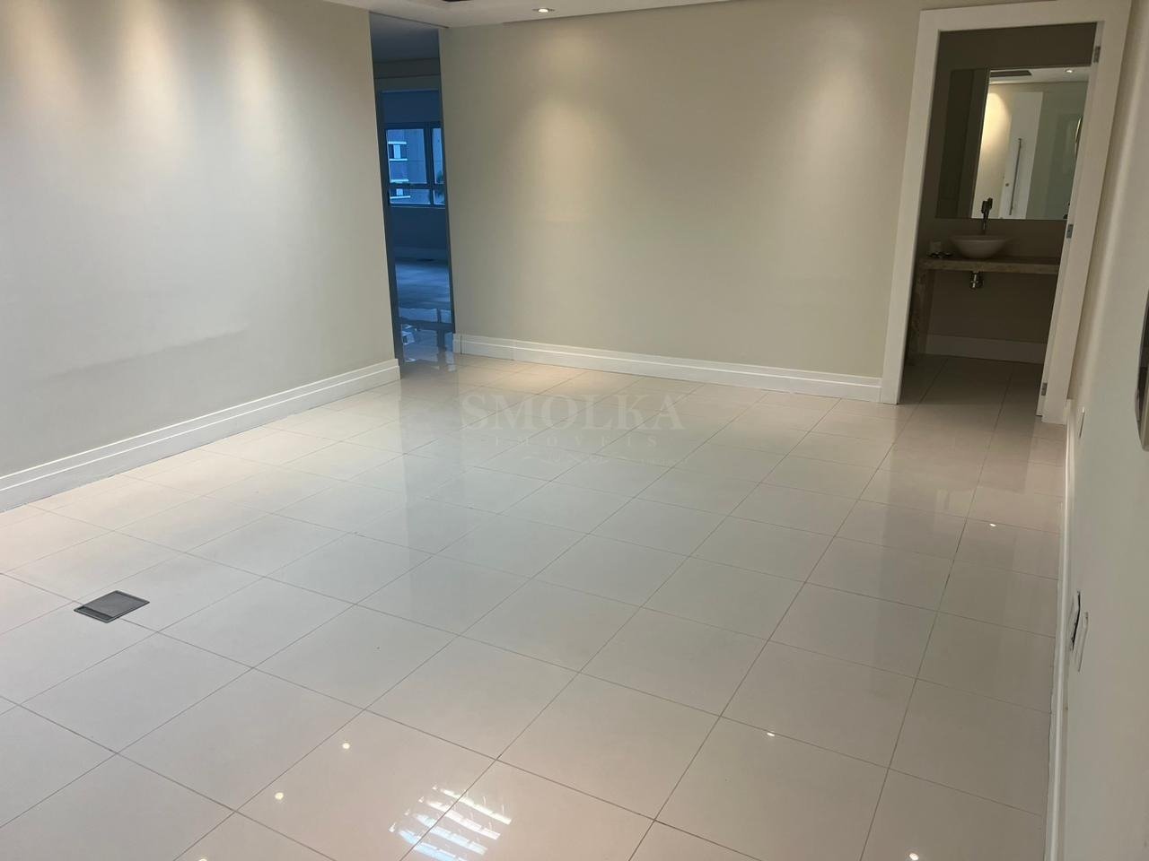 WhatsApp Image 2024-05-15 at 18.03