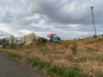 land_lot em Rua Benedito Valadares, Centro - Sete Lagoas - MG